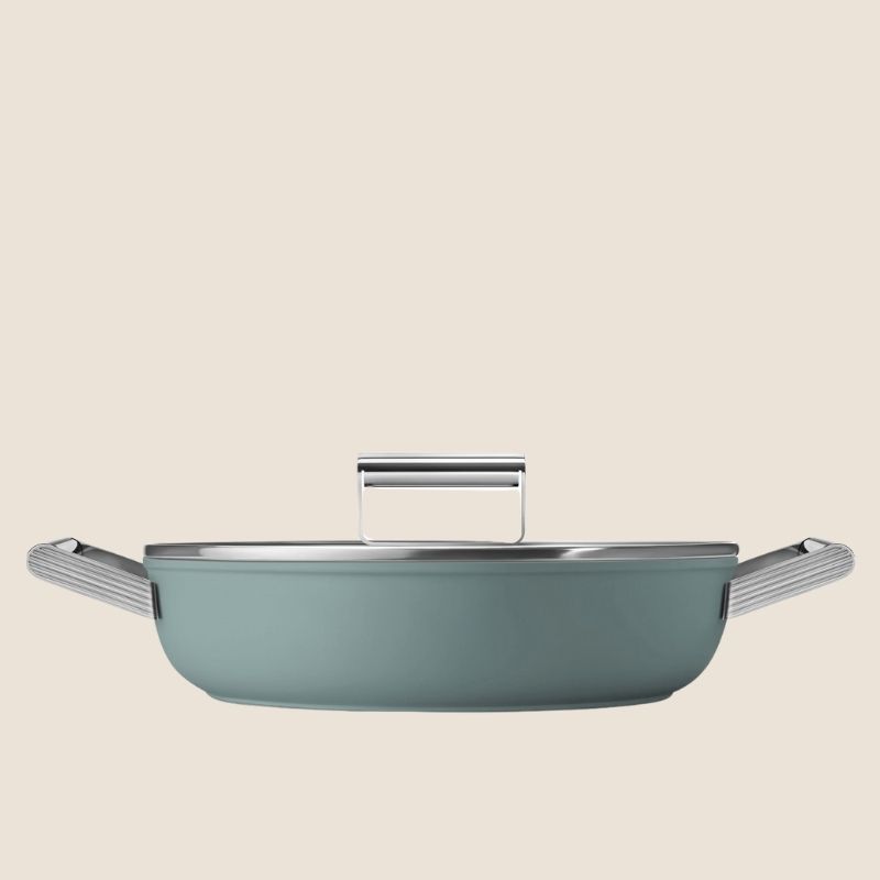 Cacerola antiadherente SMEG con asas y tapa