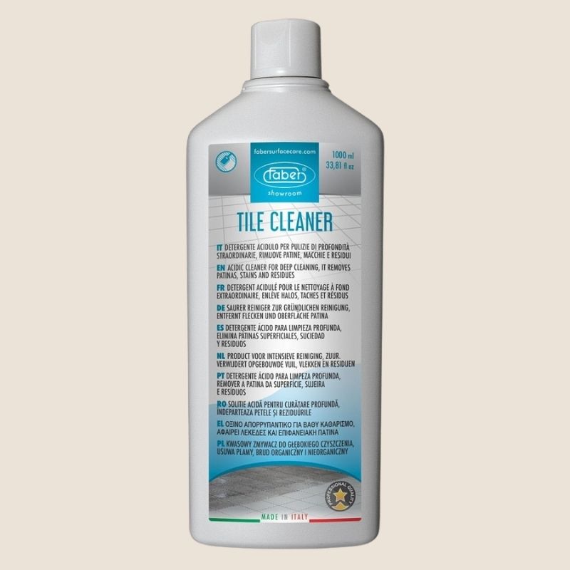 Botella Faber Tile Cleaner para limpieza profunda de manchas y residuos en superficies cerámicas