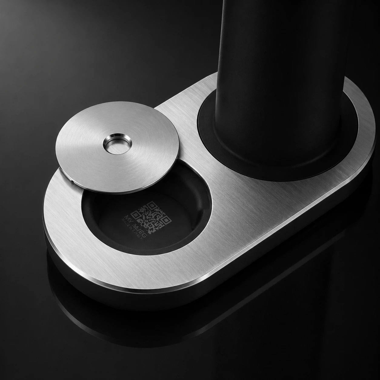 Gasificadora de agua Smeg SKC01 para preparar agua con gas en casa con botella Tritan y ajuste manual de carbonatación