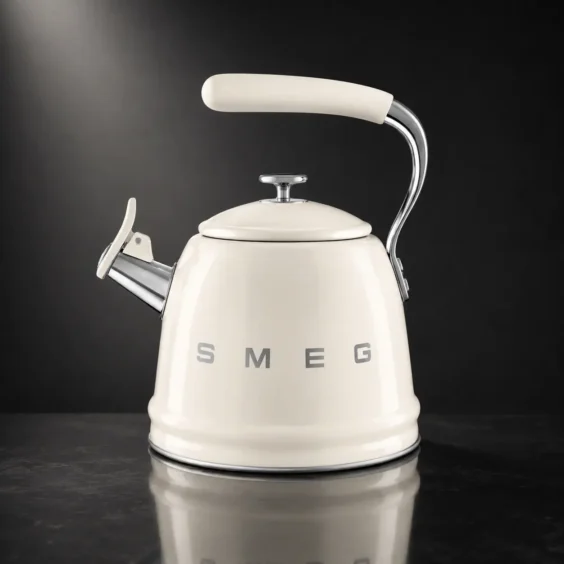 Hervidor de agua Smeg estilo 50’s