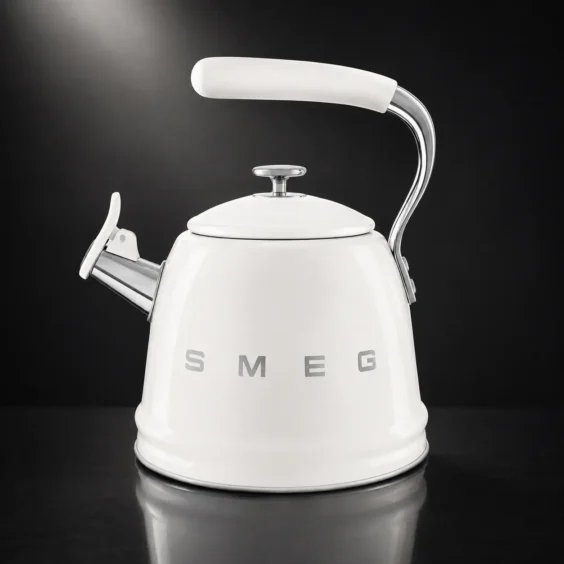 Hervidor de agua Smeg estilo 50’s