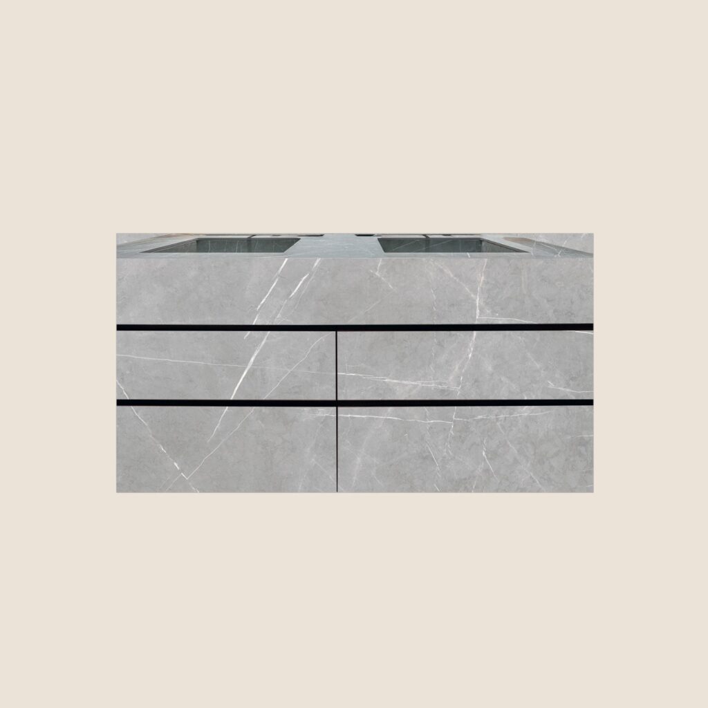 Mueble de baño en piedra sinterizada modelo Oceara fabricado a medida con acabado personalizable