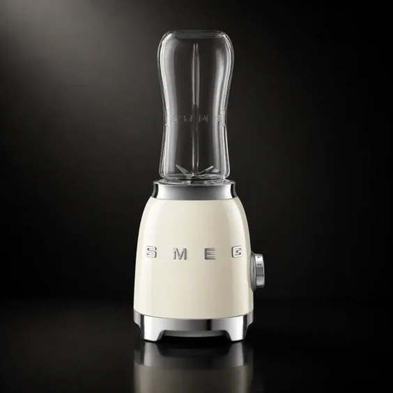Mini batidora de vaso Smeg estilo 50’s